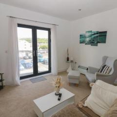 Sea View Apartment - 2 Bedrooms - Sleeps 4