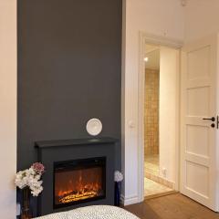 Free Parking l Electric Chimney l Everything nearby