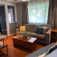 New Leeds listing Near Graces diner and Hudson!