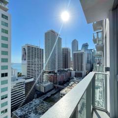 227-2212AM DOWNTOWN MIAMI STUDIO