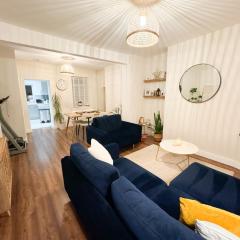 Spacious Modern Family Home in Swansea - Discounted - Contractors - Relocation - By EKLiving