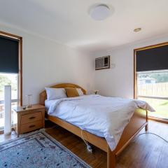 Large room Queen bed