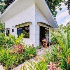 Paradise Studio- Pool, beach, yoga