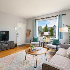 Downtown Home Walk to Restaurants and Waterfront