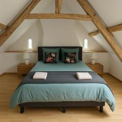 Les Petites Écuries