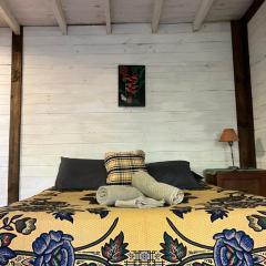 Los Bananos - Tiny Wood Cabin