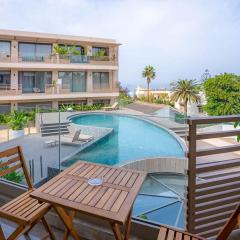 The Iconic Spot - Pool and Sea View