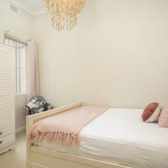 Spacious 2-Bed Apartment in the heart of Manly