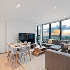 Skyline City Views with 75 Inch TV & Pool Gym Sauna