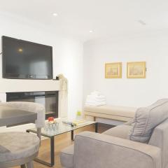 Bright 2 Bed Basement Near Square One Mall Family Friendly Stay