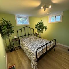 Cozy 1 Bedroom Basement with Private Bathroom