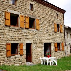 Gîte en pierre 6 pers., 3 chambres à Saint-Nizier-de-Fornas - FR-1-496-259