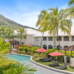 Salt & Sand Retreat - 2 BR Resort Stay - Spa