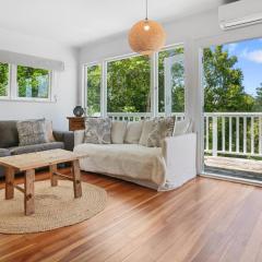 The Beach Cottage - Close to Beach and Town