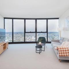 Skyline View High Floor 2BR with Sofa Bed and Free Parking
