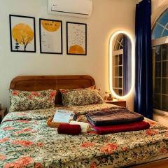 Sunny & Spacious next to MM Alam road