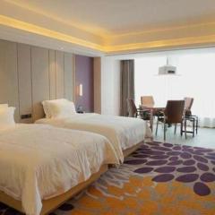 Lavande Hotels· Yueyang Linxiang Zhongfa