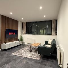 Luxury 2BR Apartment Great Views Free Parking