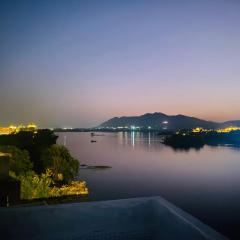 Hotel at Pichola Lake Nathi Ghat Brahmpole Udaipur