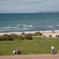 Apartment 11 - Latitude 51