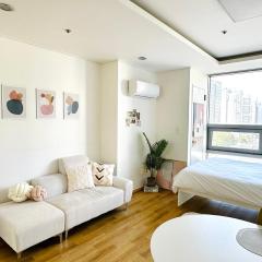 The City View Stay - Gongdeok station 1min walk