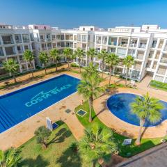 Spacious luxury apartment with pool