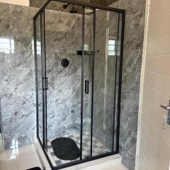 Cosy retreat for 2 at MeadWay