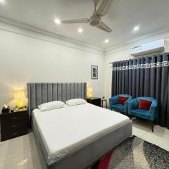Cozy & Peaceful Rooms Near Lyallpur Galleria