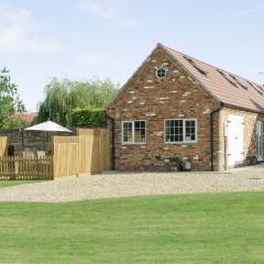 Peacock Barn - E5479