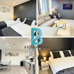Two Bedroom Flat by Brookland Stays Serviced Accommodation Short Lets Leeds with Free WiFi
