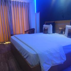 Hotel DivisionByZero