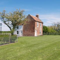Somer Leyton Cottage
