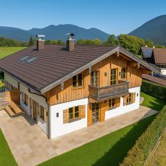 Luxury Mountain View Chalet next to Tegernsee for Family & Friends - including Sauna & free parking