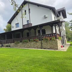 Coltul Verde de pe Deal