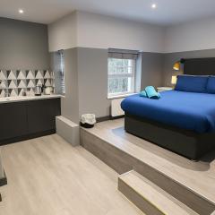 345 Lovely Lux Studios near Kingscross and Central London