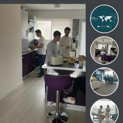 Bel appartement lumineux de 100m2 6 places 3 chambres au 3e étage avec ascenseur -A 5mn à pied du parc des expositions congrès de Dijon et ENG et 10mn du centre ville place Parking devant l'immeuble