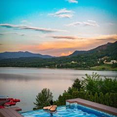 Hotel Roser House Boutique - pe malul lacului Colibita