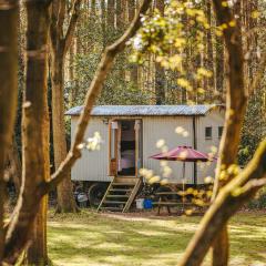 Goosewing Hut-Qu7072