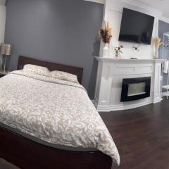 F3 Spacious room with 2 queen beds and TV
