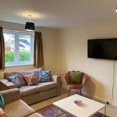 Warm & Cosy 4 Bed Cambridge House w Parking Garden & High Speed WIFI