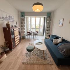 Bogota Central Apt w Office Space and Wifi near Metro