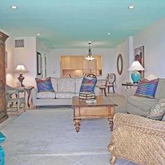 Oceanfront Three-Bedroom Apartment with Panoramic Views