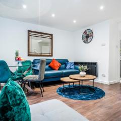 Entire House Private Garden, Free Wi-Fi and parking