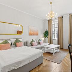 Designer Flat I 5 Minutes to Metro I Fast Wifi