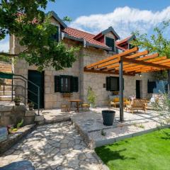 Green Paradise with pool