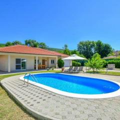 Villa in Imotski with swimming pool