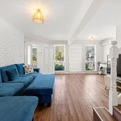 Shelleys - Pet Friendly - Short Walk to Beach