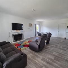 Sunny Hidden Cottage