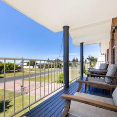 Sandy Adventures - Pet Friendly - 1 MIn to Beach