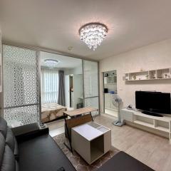 DCondo Hyde near Central Plaza with Pool and Gym